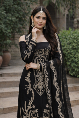 3 piece Embroidered Lawn Suit with Chiffon Dupatta